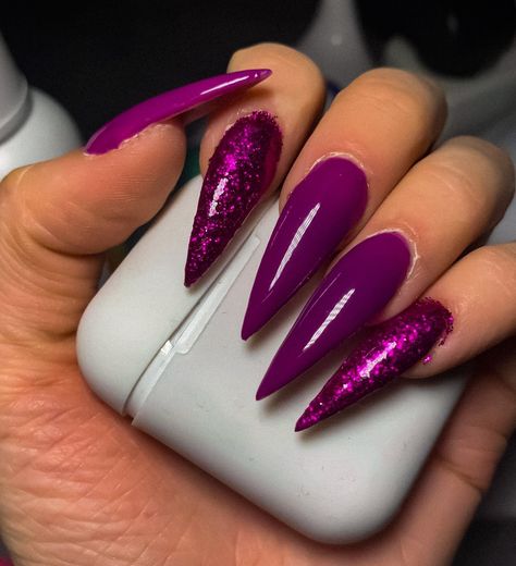 #purple #glitter #nailart #nailpolish #longnail Purple And Glitter Nails, Nails Dark Pink, Nail Art Designs For Beginners, Nailart Glitter, Nail 2023, Easy Nail Art Designs, Best Nail Art, Design Nail, Nail Polish Designs