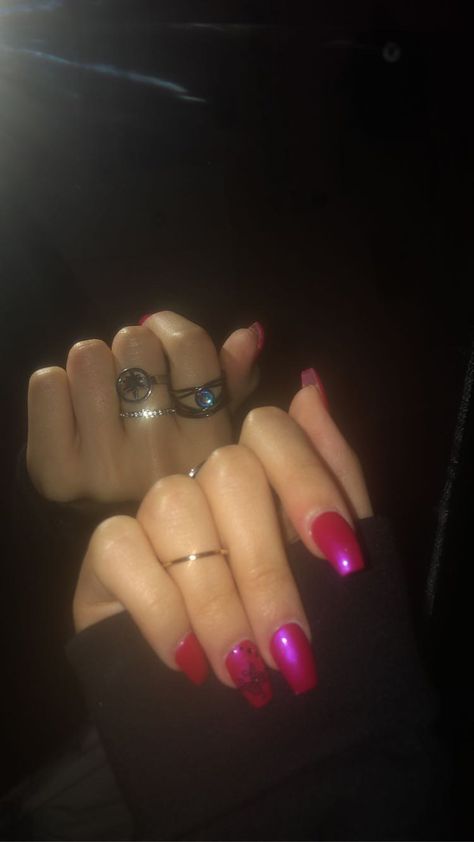 Magenta Pink Acrylic Nails, Uñas 2000s Aesthetic, Ballerina Nails Y2k, Pink 2000s Nails, Hot Pink Nails Aesthetic, Magenta Acrylic Nails, 2000s Nails Acrylic Y2k, Pink Y2k Nails, Nails Long Pink