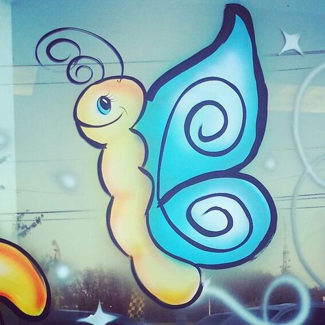 Butterfly Window Painting, Summer Window Painting Ideas, Easter Window Painting, Summer Window Painting, Window Painting Ideas, Summer Daycare, Spring Windows, Easter Window Decorations, Painting Bunny