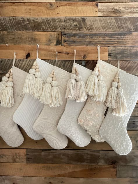 Sweater Christmas Stockings Diy, Christmas Stockings 2023, Neutral Christmas Stockings Ideas, Neutral Christmas Stocking, Neutral Stockings Christmas, White Christmas Stockings Ideas, Christmas Boots Diy, Christmas Boots Decoration, White Stockings Christmas