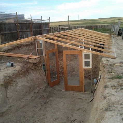 Underground Greenhouse, Earth Sheltered, Greenhouse Plans, Aquaponics System, Diy Greenhouse, Garden Greenhouse, Cold Frame, Greenhouse Gardening, Earthship