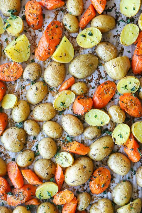 Potato And Carrots In Oven, Oven Roasted Potatoes And Carrots, Roasted Carrots And Potatoes, Side Veggies, Carrots In Oven, Oven Roasted Carrots, Roasted Potatoes And Carrots, Lemon Garlic Salmon, Roasted Broccolini