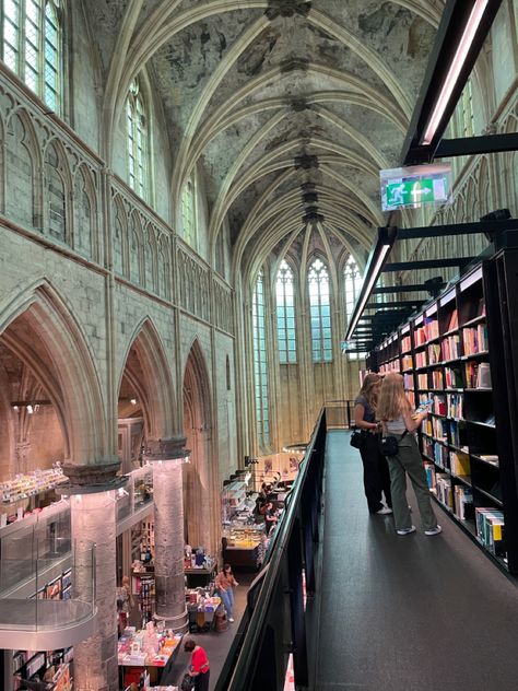 Maastricht 
bookshop 
Cute 
Aesthetic Maastricht University Aesthetic, Shima Core, Maastricht Aesthetic, Maastricht University, Campus Aesthetic, University Abroad, Books Library, Library Aesthetic, Uni Life