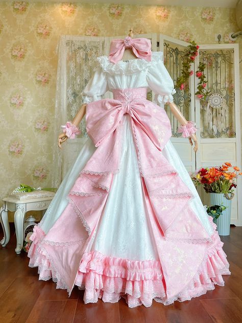 Old Fashion Dresses, Pink Gowns, Pretty Prom Dresses, Fairytale Dress, Fantasy Dress, Swaggy Outfits, Historical Dresses, Lolita Dress, Fesyen Wanita