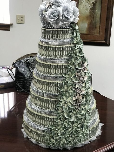 Money Cake Ideas Dollar Bills, Lots Of Money Aesthetic, Money Cake Ideas, Quince Cake Ideas, Cake With Money, Rich Gift, Money Birthday Cake, 3 Layer Cake, Money Cakes