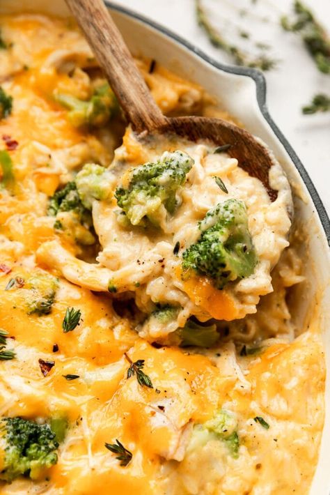 If you love our baked Chicken and Rice Casserole, then this is the easy dinner recipe for you! We've taken that classically good combination of cheese, chicken, broccoli, and rice that is so loved and turned it into a simple stovetop version made all in one skillet. Creamy Chicken Broccoli Casserole, Cheesy Chicken Skillet, Creamy Chicken Broccoli, Broccoli Cooked, Broccoli And Rice, Homemade Cheese Sauce, Chicken Skillet, Chicken Tender, Chicken Broccoli Casserole