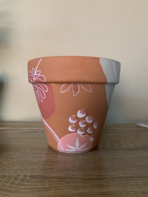 Terracotta Pot Painting, Plant Pot Design, Pot Painting, Painted Pots Diy, Painted Plant Pots, Terracotta Flower Pots, Painted Terra Cotta Pots, Posca Art, Flower Pot Crafts