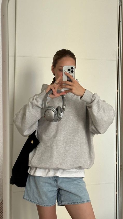 EFAN Womens Oversized Sweatshirts Pullover Hoodies Fleece Sweaters Long Sleeve With Pockets Winter Fall Outfits Y2k Clothes Sweatshirt And Jorts Outfit, Hoodie Outfit Inspiration, Light Grey Sweatshirt Outfit, Grey Shirt Outfit Aesthetic, Light Gray Hoodie Outfit, Grey Oversized Hoodie Outfit, Hoodie And Jorts Outfit, Oversized Grey Sweatshirt Outfit, Grey Sweatshirt Outfit Aesthetic