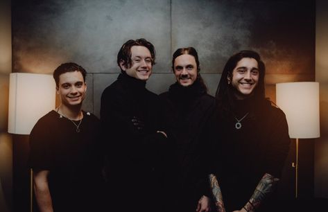 Bad Omens Band, Tatto Boys, Noah Video, Noah Sebastian, Metalcore Bands, The Omen, Band Photography, Bad Omens, Perfect People