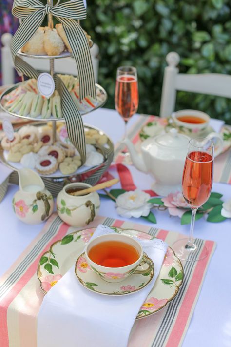 bridal-shower-tea-ideas-lia-griffith-0919 High Tea Menu, Hp Sauce, English Tea Party, Tea Party Table, Bridal Tea Party, Tafel Decor, High Tea Party, Tea Party Theme, Tea Party Food