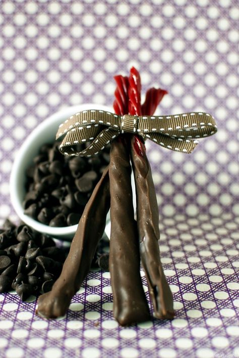 chocolate_covered_twizzler 80s Sweets, Christmas Centers, Chocolate Heaven, Horse Crazy, Chocolate Strawberries, 50th Birthday Party, Last Post, Material Girls, Sweet Treat