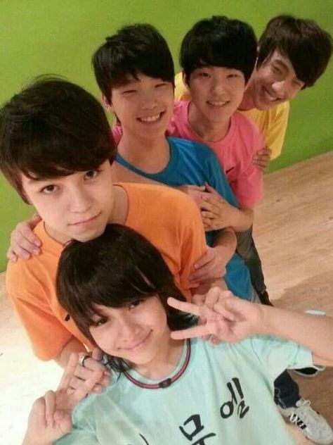 Samuel, Hansol-ah, Channie, Soonyounggie, and Seokmin-ah Dk Seventeen Selca, Seventeen Selca, Seventeen Samuel, Dk Seventeen, Vernon Hansol, Vernon Seventeen, Seventeen Memes, 17 Kpop, Dino Seventeen