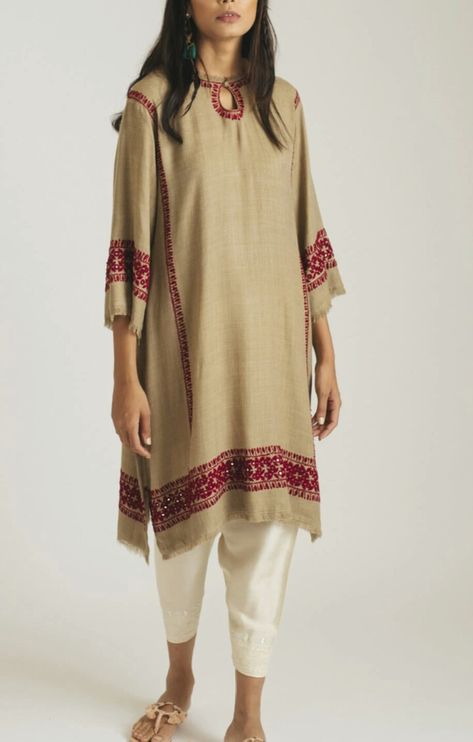 Pashmina Kurti Design, Pakistani Woolen Suits, Woollen Kurti Designs Latest, Woolen Kurta Designs Women, Winter Kurtis For Women, Woolen Suits Women Indian, Woolen Kurtis Design Winter, Pashmina Suits Design, Woolen Suits Design Winter