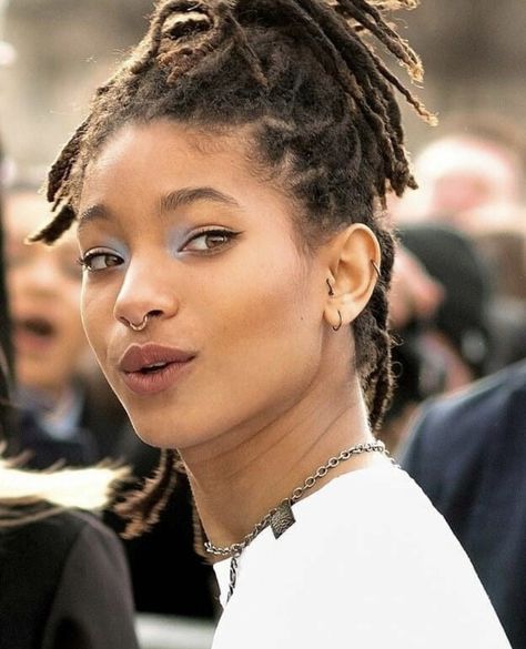 Beautiful Dreadlocks, Willow Smith, Jaden Smith, Unique Makeup, Locs Hairstyles, Aesthetic Makeup, Maquillaje De Ojos, Locs, Makeup Inspiration