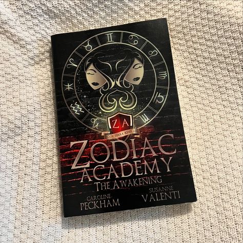 𝓩𝓸𝓭𝓲𝓪𝓬 𝓐𝓬𝓪𝓭𝓮𝓶𝔂 ♊️ 𝓣𝓱𝓮 𝓐𝔀𝓪𝓴𝓮𝓷𝓲𝓷𝓰 Zodiac Academy The Awakening Book Cover, Reading, Book Cover, Books