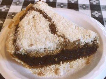 Wet Bottom Shoofly Pie Recipe, Whats Cooking America Shoe Fly Pie, Shoo Fly Pie, Maple Desserts, Shoofly Pie, Shoo Fly, 12 Tomatoes, Amish Recipes, Dutch Recipes, Caramel Apple