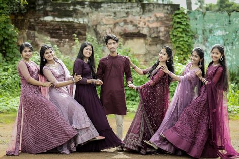 Wedding Dress For Cousins, Family Dress Code For Wedding Indian, Cousin Wedding Outfit Indian, Lehenga Purple, Indian Wedding Engagement, Outfits For Wedding, Lavender Wedding Dress, Prom Gowns Elegant, Wedding Outfits Indian