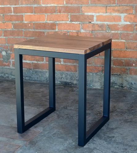 Welded Furniture, Industrial Side Table, Simple Farmhouse, Kursi Bar, Industrial Design Furniture, Metal Furniture Design, Industrial Livingroom, Iron Furniture, Creative Furniture