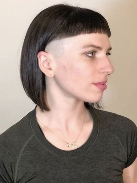 #hairdare #bob #undercut #sidecut #shavedsides Bob Baby Bangs, Shaved Sideburns, Bangs Shaved Sides, Fringe Undercut, Micro Pony, Undercut Sidecut, Womens Bob Hairstyles, Bob Undercut, Buzzed Hair