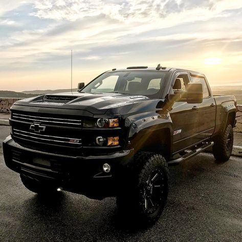 Black Chevy Slverado 2500HD Z71 with big wheels Black Big Trucks, Black Silverado Truck, Black Chevy Truck, Black Chevy Silverado, Chevy Z71, Black Trucks, Chevy 2500, Lifted Silverado, Old Dodge Trucks