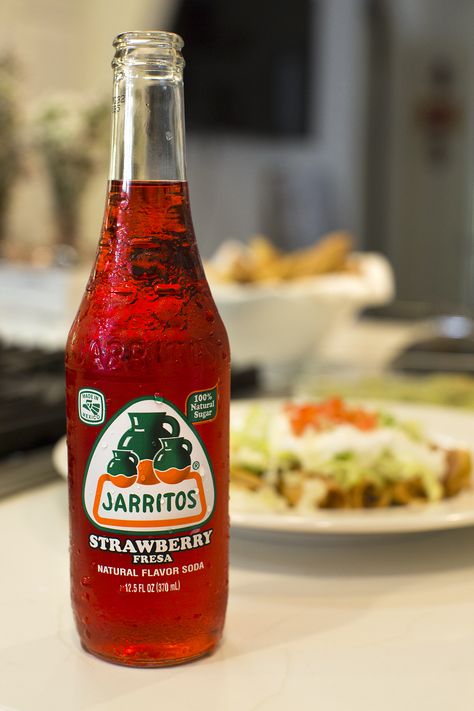 Glass Bottle Soda, Comfort Drinks, Mexican Soda, Food References, Food Vibes, Soda Flavors, Recipes Mexican, Mexican Drinks, Food Mexican