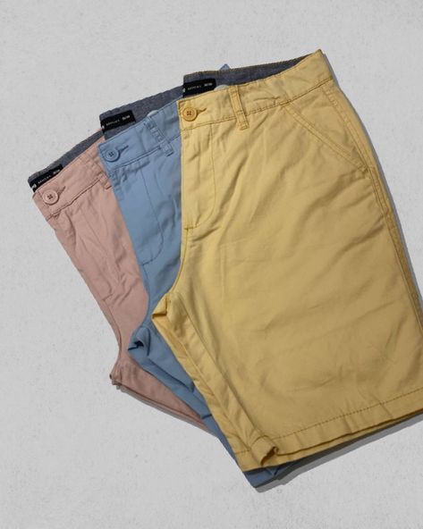 Hering São Luis - MA on Instagram: “Bermudas masculinas 100% algodão macia e levinha. Na modelagem Chino, esta peça tem estilo de alfaiataria, mas é feita de algodão e…” Sao Luis Ma, Bermuda Shorts, Moda Masculina, Mens Short, Casual Shorts, Womens Shorts, Marketing, On Instagram, Quick Saves