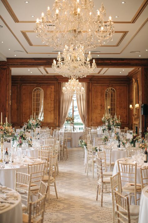 Georgian Wedding Decor, Hedsor House Wedding Flowers, Manor House Wedding Reception, Rose Wedding Aesthetic, Classy Reception Decor, Hedsor House Wedding, Wedding Dress Lavender, Wedding Manifestation, Traditional Wedding Reception