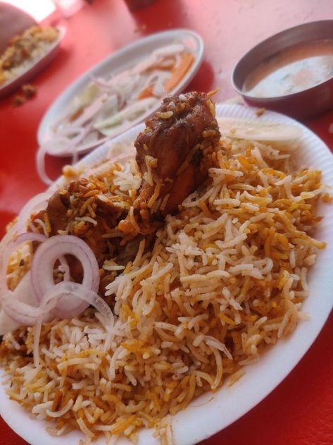 Yummy Biryani Wallpaper, Biryani Pics Snapchat, Biryani Instagram Story, Biryani Snaps Snapchat, Chicken Biryani Snapchat Story, Chicken Biryani Photography, Biryani Snapchat Story, Chicken Biryani Snap, Biryani Snapchat