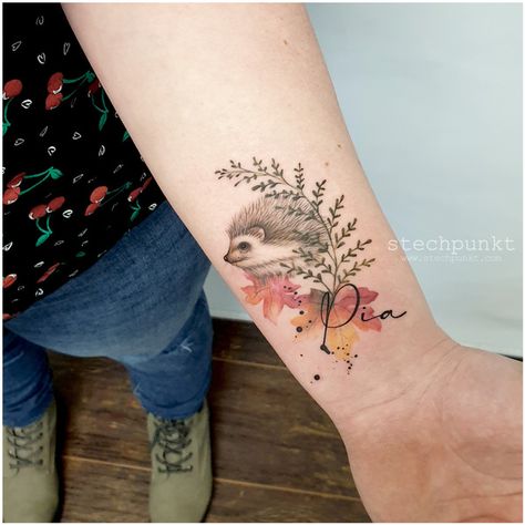 Parent Tattoo, Flesh Art, Watercolor Hedgehog, Hedgehog Tattoo, Botanical Tattoos, Parent Tattoos, Animal Tattoo Ideas, Rabbit Tattoos, Muster Tattoos