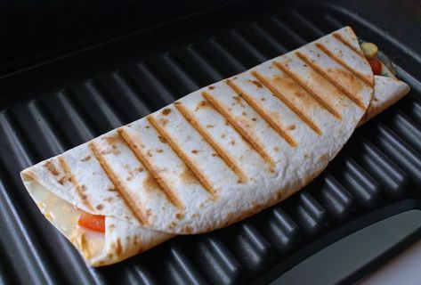 Grilled Cheese Tortilla Tortilla Grilled Cheese, Tortilla Grill, Grill Sandwich, Grill Sandwich Maker, Sandwich Makers, Sandwich Maker, Grilled Sandwich, Tortilla Wraps, Electric Grill