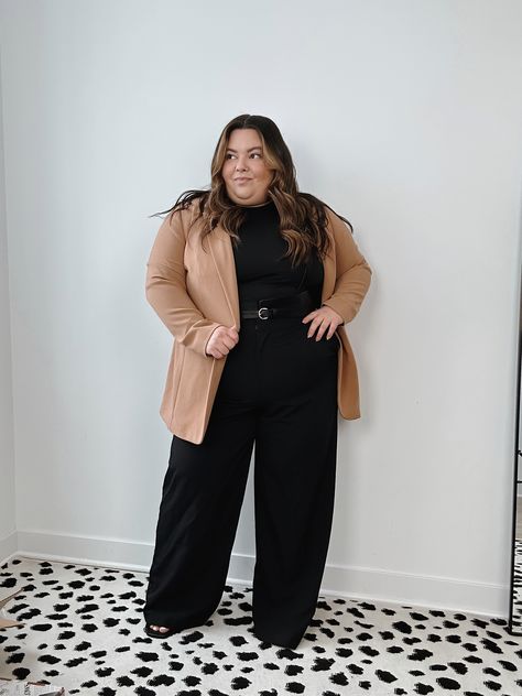 Chicago plus size fashion blogger Natalie in the City wears plus size workwear for the office. Click on this post to shop this plus size work outfit for the office! Boss Lady Outfit Plus Size, Hr Outfits Women Plus Size, First Day Of Work Outfit Plus Size, Corporate Plus Size Outfits, Fall Work Outfits Plus Size, Teaching Outfits Plus Size, Plus Size Professional Outfits Work Wear, Job Interview Outfit For Women Plus Size, Office Outfits Women Plus Size Workwear