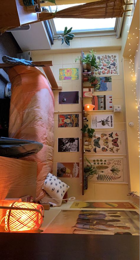 Dorm Room Ideas Burnt Orange, Dorm Room Ideas Orange, Orange Dorm Room Ideas, Hippie Dorm Room Ideas, Artsy Dorm Room, Granola Room, Eclectic Dorm Room, Orange Dorm Room, Earthy Dorm Room