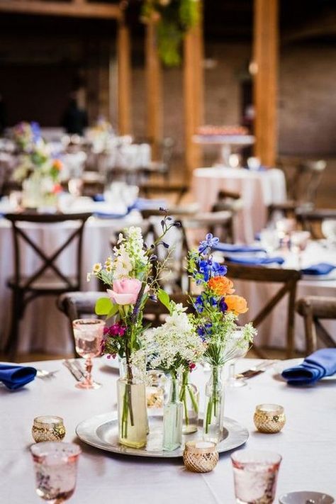 wildflower centerpiece for boho wedding / http://www.himisspuff.com/boho-rustic-wildflower-wedding-ideas/8/ Wildflower Centerpieces, Round Wedding Tables, Wildflower Wedding Theme, Wedding Flowers Wildflowers, Wedding Table Decorations, Wildflower Wedding, Wedding Table Centerpieces, Table Flowers, Flower Centerpieces