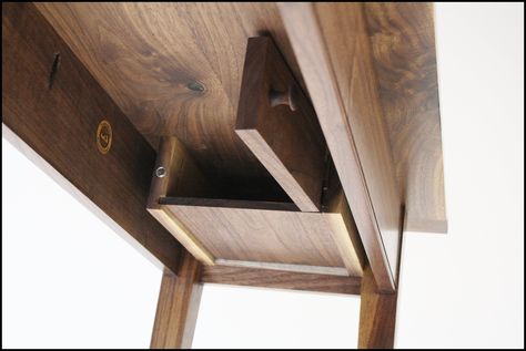 Cajón secreto !! Gömda Rum, Secret Compartment Furniture, Concealment Furniture, Secret Hiding Places, Hidden Spaces, Secret Room, Hidden Compartments, Secret Storage, Hidden Rooms