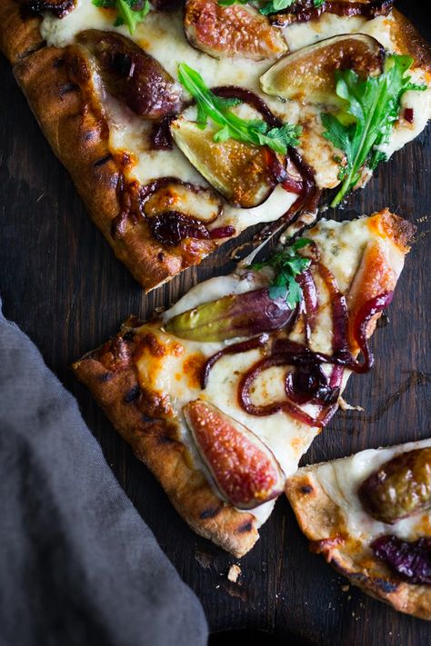 Fig Pizza, Gorgonzola Pizza, October Food, Balsamic Onions, Fig Recipes, Vegetarian Pizza, Grilled Pizza, Flatbread Pizza, Fresh Figs