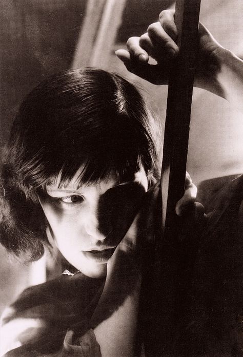 LOTTE LENYA (actress/singer) as Anna I for Paris Vogue by George Hoyningen-Huene, 1933 (Lenya the Legend edited by David Farneth) (please follow minkshmink on pinterest) #lottelenya #weimar #berlin Weimar Berlin, Lotte Lenya, German Celebrities, Dark Deco, Neo Romantic, Weimar Republic, Belle Epoch, Paris Vogue, German Movies