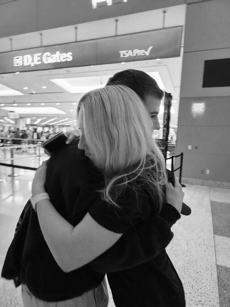 Saying Goodbye Airport Aesthetic, Airport Goodbye, Airport Outfit Men, Flying Aesthetic, Airport Aesthetic, Dublin Airport, Guy Best Friend, Ice Spice, Pick Yourself Up