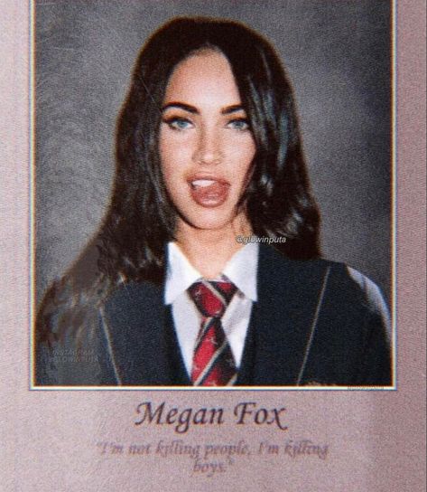 Megan Fox Megan Fox Young, Estilo Megan Fox, Yearbook Photoshoot, Yearbook Photo, Yearbook Pictures, Меган Фокс, Fox Boy, Yearbook Photos, Jennifer's Body