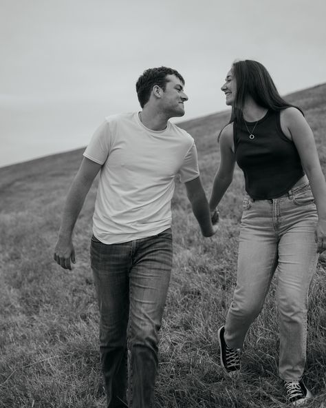 This session makes me want to find all the local hills for my shoots. #couplesphotographer #midwestcouplesphotographer #indianacouplesphotographer #fortwaynecouplesphotographer #michigancouplesphotographer #detroitcouplesphotographer #ohiocouplesphotographer #southcarolinaweddingphotographer #southernweddingphotographer #engagementphotographer #belovedstories #unscriptedposingapp #travelingweddingphotographer Couple Poses With Height Difference, Couples Photoshoot Poses Height Difference, Engagement Photo Poses Height Difference, Engagement Field Photos, Engagement Photos Tall Guy, Unique Couples Poses, Candid Couples Photos, Couples Photoshoot Sitting, Couple Candid Pictures