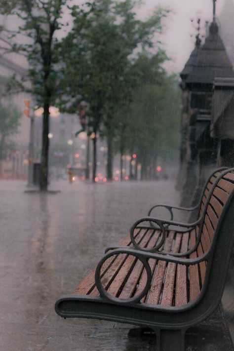 Rainy sidewalk ... Perjalanan Kota, Cozy Rainy Day, Rain Dance, Park Benches, Peisaj Urban, Rainy Day Aesthetic, Fotografi Urban, I Love Rain, Fotografi Kota