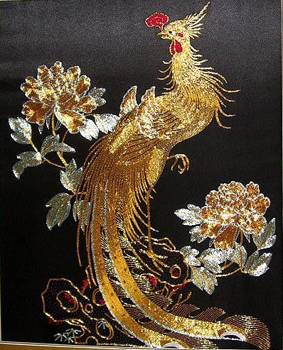 Chinese Embroidery Patterns, Phoenix Embroidery, Asian Embroidery, Chinese Silk Embroidery, Golden Embroidery, Chinese Embroidery, Chinese Silk, Gold Work, Chinese Clothing