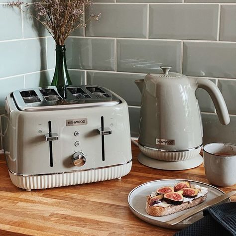 Cream Kettle And Toaster, Kettles And Toasters In Kitchen, Kitchen Kettle And Toaster Ideas, Yellow Toaster, Cream Kettle, Toaster And Kettle, Smeg Toaster, Kitchen Vibes, Kettle And Toaster Set