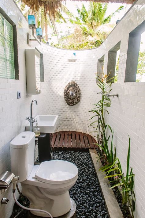 Outdoor Restroom Design, Bathroom Outdoor Design, Outdoor Bathroom Design Nature, Tiny Outdoor Bathroom, Outdoor Shower And Toilet, Backyard Restroom, Bali Inspired Bathroom, Bali Bathroom Ideas, Outdoor Bathroom Ideas Backyards