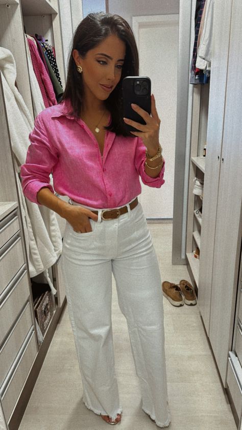 Camisa rosa + wide leg branca Jeans Rosa, Outfits Jeans, Outfit Vintage, Work Outfits, Outfits Ideas, Old Money, Wide Leg Jeans, Work Outfit, Night Out