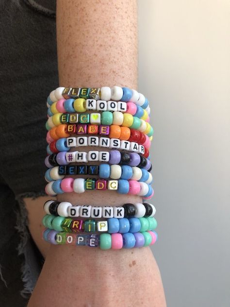 Rave Bracelets, Wrist Bracelet Tattoo, Rave Kandi, Diy Kandi Bracelets, Pony Bead Bracelets, Armband Tattoos, Homemade Bracelets, Kandi Bracelets, Tattoo Bracelet