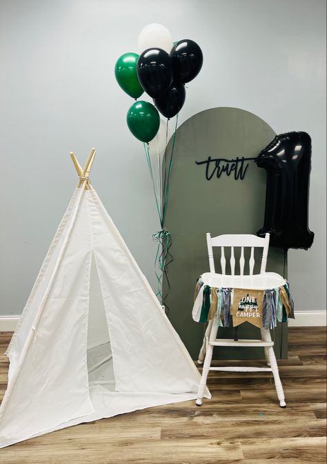 One Happy Camper Backdrop, Onederful Year, First Birthday Camping Theme, Birthday Smores, Backdrop First Birthday, One Happy Camper First Birthday, Happy Camper Birthday Party, First Birthday Winter, One Happy Camper