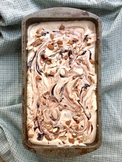 Almond Fudge Ice Cream, Flavored Fudge, Coffee Flavored Ice Cream, Almond Fudge, Fudge Ice Cream, Gelato Ice Cream, Ice Cream Maker Recipes, Homemade Ice Cream Recipes, No Churn Ice Cream