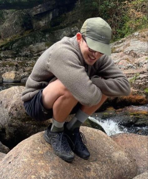 Hiking Attire Men, Hiking Fits Summer Men, Men’s Hiking Outfit Summer, Camping Fits Men, Hiking Aesthetic Outfit Men, Hiking Aesthetic Men, 90s Hiking Outfit, Men’s Hiking Fashion, Hiking Fits Men