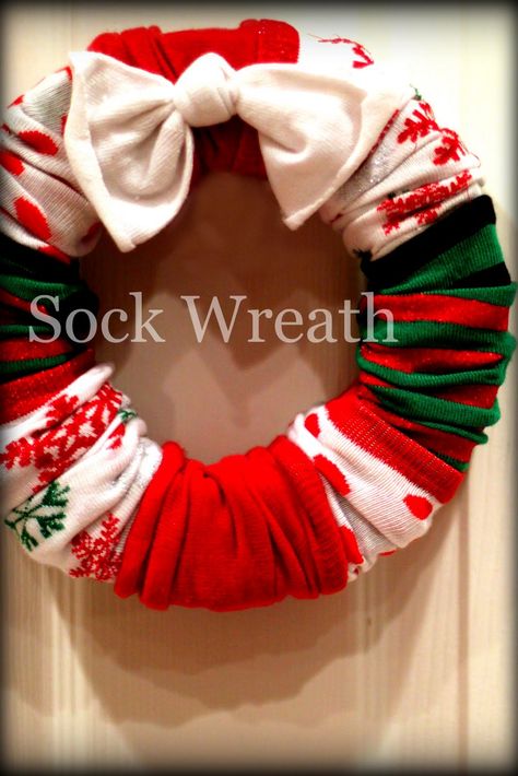 Make a Sock Wreath Sock Wreath, Dollar Store Christmas Decorations, Christmas Sweater Party, Dollar Store Christmas, Ugly Christmas Sweater Party, Deco Floral, Noel Christmas, Dollar Store Crafts, Christmas Socks