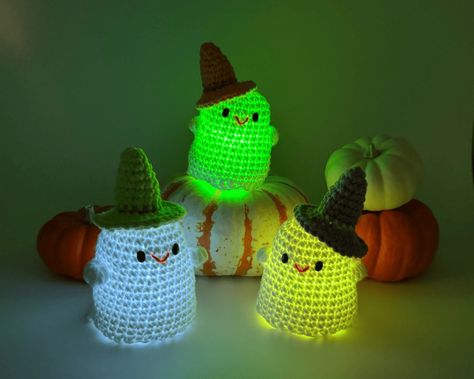 Color Changing Tea, Ghost Crochet Pattern, Crochet Halloween Patterns Free, Ghost Crochet, Dark Ghost, Crochet Christmas Ornaments Free, Fall Crochet Patterns, Halloween Crochet Patterns, Crochet Fall